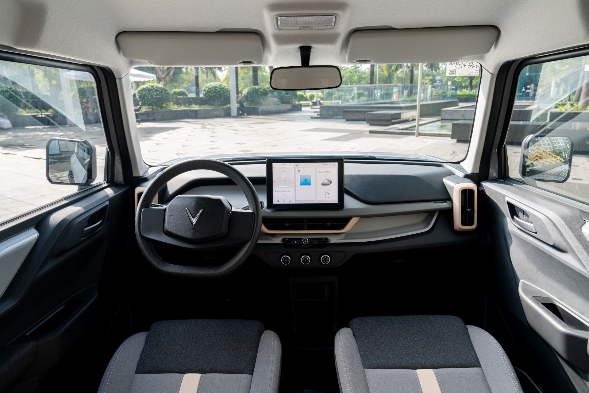 Người trẻ chọn mua &ocirc; t&ocirc; đầu đời miễn nhiễm với b&atilde;o gi&aacute; xăng ảnh 2