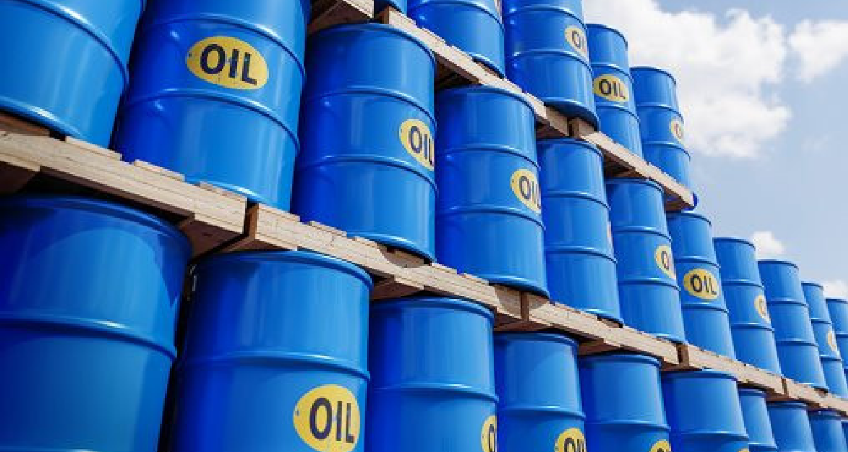 Gi&aacute; dầu tăng vọt trở lại sau sự cố tại Iraq, tiến s&aacute;t mốc 100 USD/th&ugrave;ng