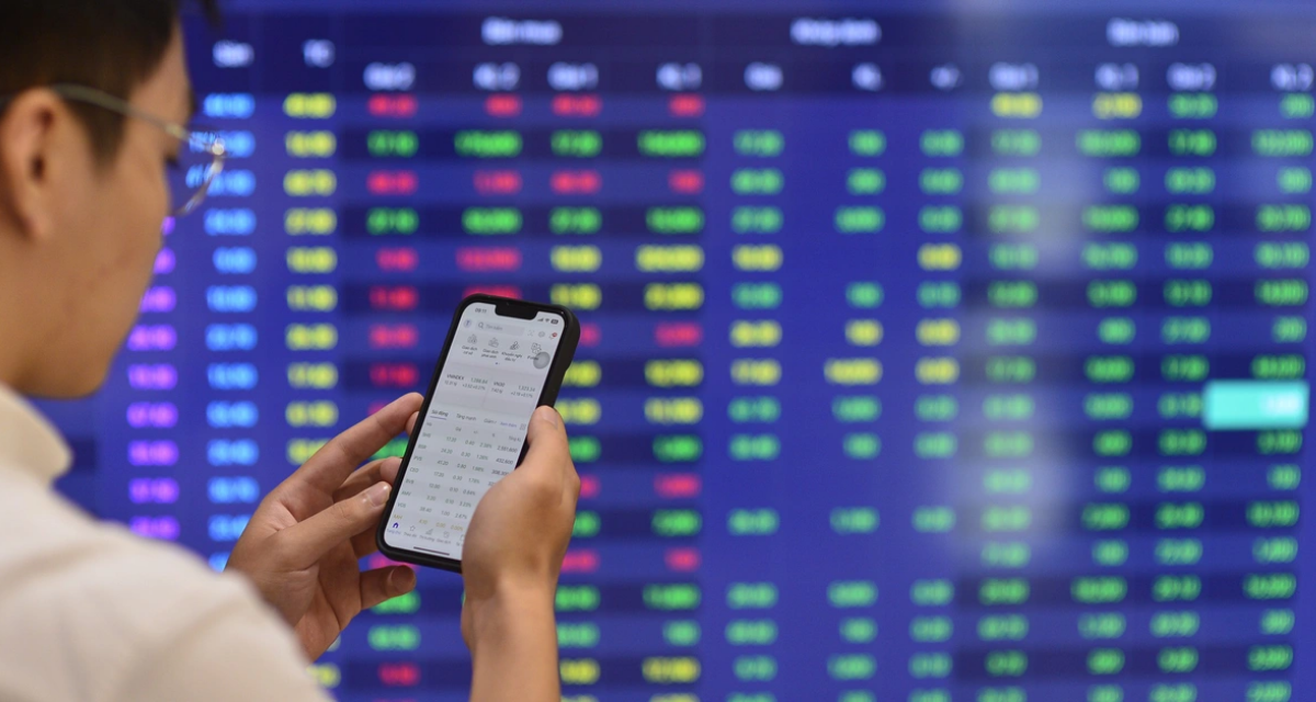 Dầu kh&iacute; giảm mạnh, d&ograve;ng tiền bất ngờ đổ v&agrave;o cổ phiếu đầu tư c&ocirc;ng