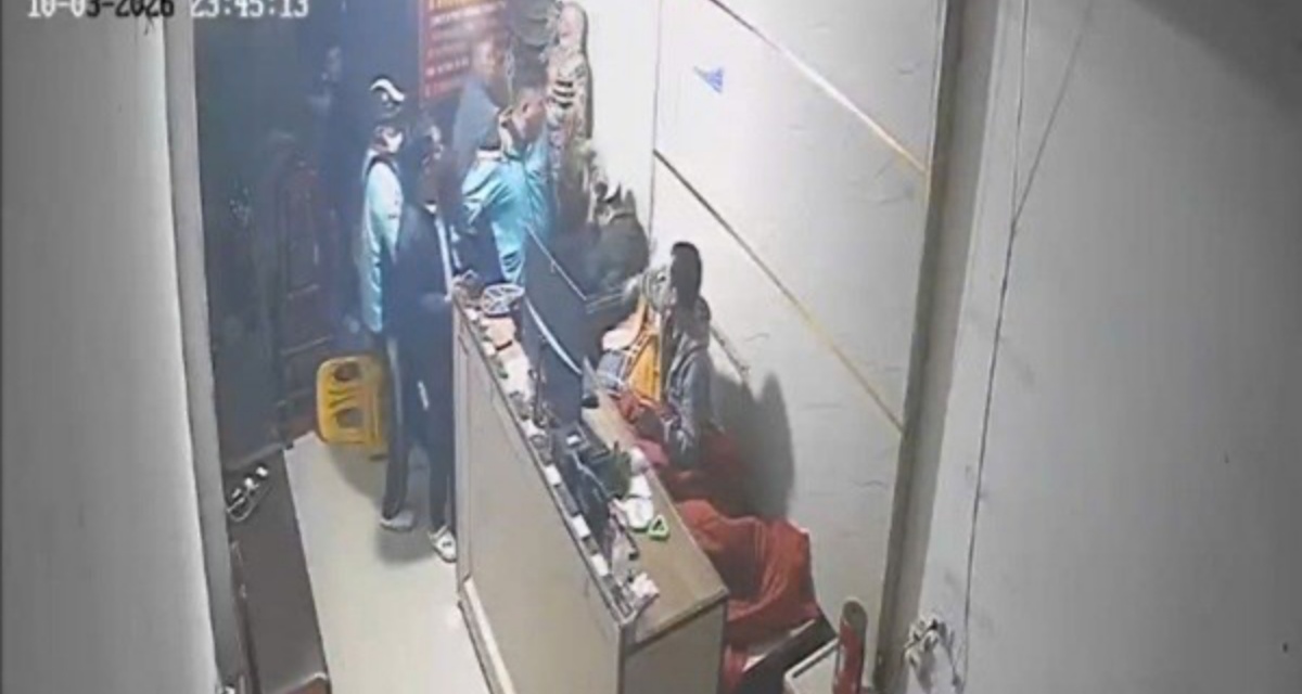 M&acirc;u thuẫn tranh kh&aacute;ch tr&ecirc;n đường Phạm Văn Đồng, t&agrave;i xế taxi c&ocirc;ng nghệ bị tố đ&aacute;nh người, c&ocirc;ng an v&agrave;o cuộc 