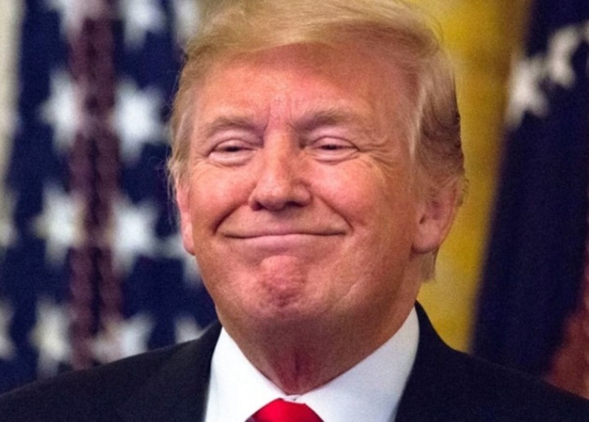 Gi&aacute; dầu tăng như vũ b&atilde;o đầu ng&agrave;y 16/3, &ocirc;ng Trump b&igrave;nh thản n&oacute;i \'tấn c&ocirc;ng Iran v&agrave;i lần nữa cho vui\'?