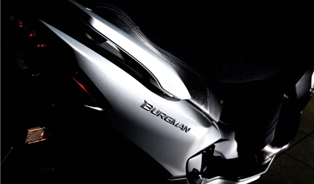 Suzuki ch&iacute;nh thức ra mắt &lsquo;huyền thoại xe ga&rsquo; mới chất hơn Honda SH: Đẳng cấp vượt thời gian, gi&aacute; mềm