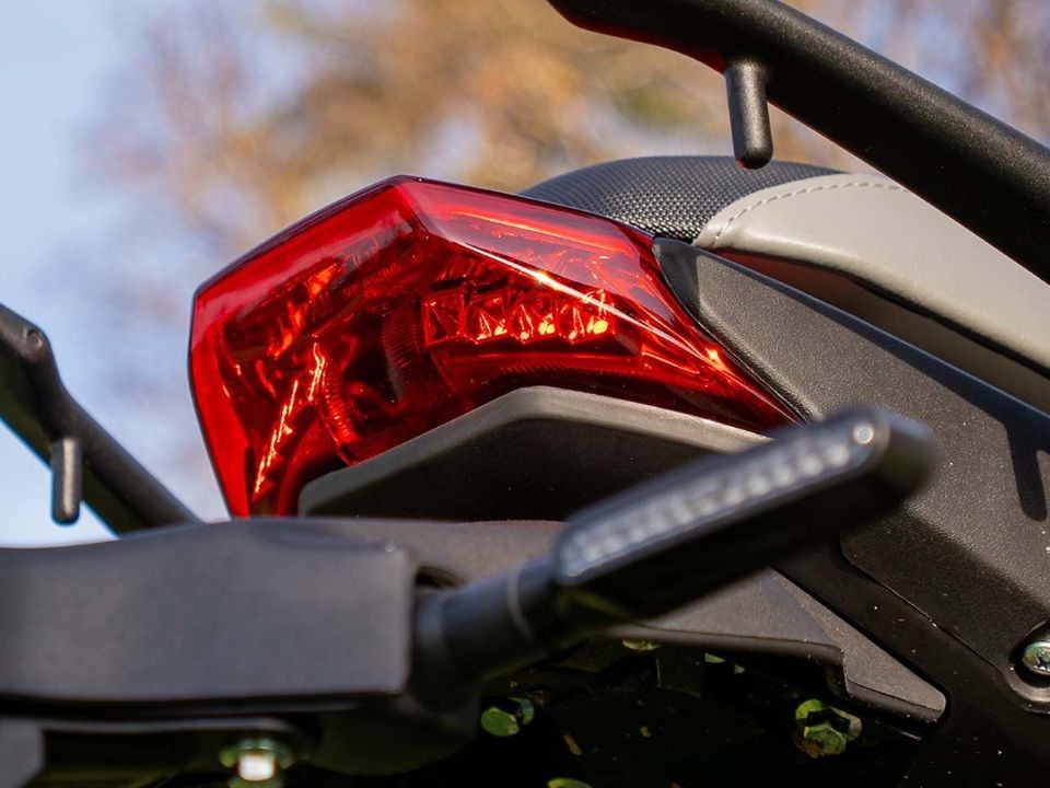 Ch&iacute;nh thức ra mắt &lsquo;vua c&ocirc;n tay&rsquo; 200cc mới đẳng cấp hơn Yamaha Exciter v&agrave; Honda Winner R, gi&aacute; dễ mua ảnh 5