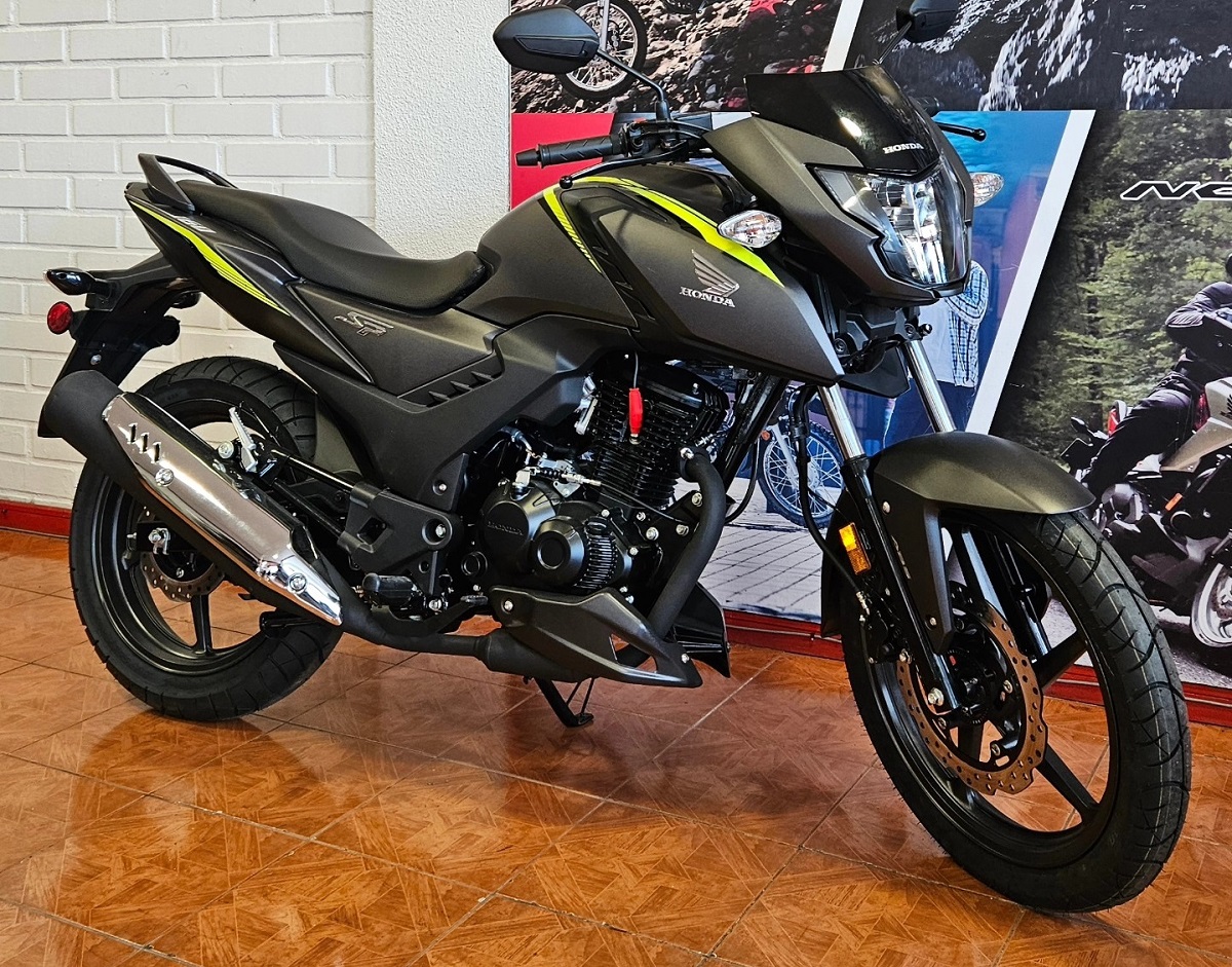 Honda ch&iacute;nh thức mở b&aacute;n &lsquo;vua c&ocirc;n tay&rsquo; 160cc mới gi&aacute; 59 triệu đồng: \'Chơi tới bến\' với Yamaha Exciter