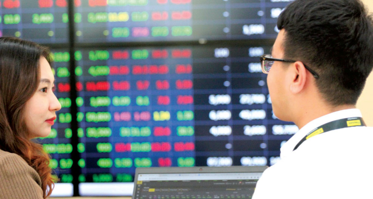 Phi&ecirc;n 17/3: VN-Index hồi phục sau 3 phi&ecirc;n giảm, cổ phiếu Đức Giang bị b&aacute;n th&aacute;o mạnh