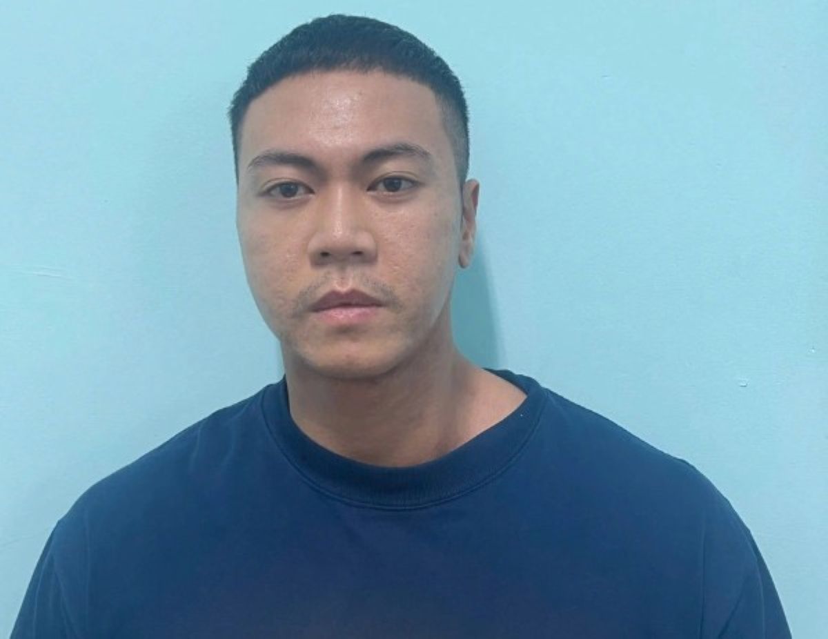 Kh&ocirc;ng chịu xuống nhận h&agrave;ng, người đ&agrave;n &ocirc;ng ra tay với nữ shipper ở TP.HCM: H&eacute; lộ nguồn cơn đằng sau