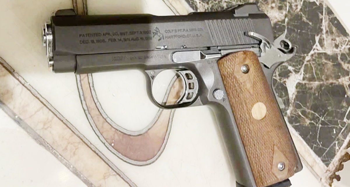 Nghi nổ s&uacute;ng tại kh&aacute;ch sạn ở Vĩnh Long, nh&oacute;m người rời đi để lại tiền mặt v&agrave; nhiều tang vật tại hiện trường