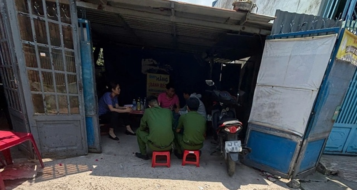 TP HCM: Nghi &aacute;n c&atilde;i nhau với vợ, chồng kh&oacute;a cửa rồi ch&acirc;m lửa thi&ecirc;u cả gia đ&igrave;nh, hậu quả nặng nề