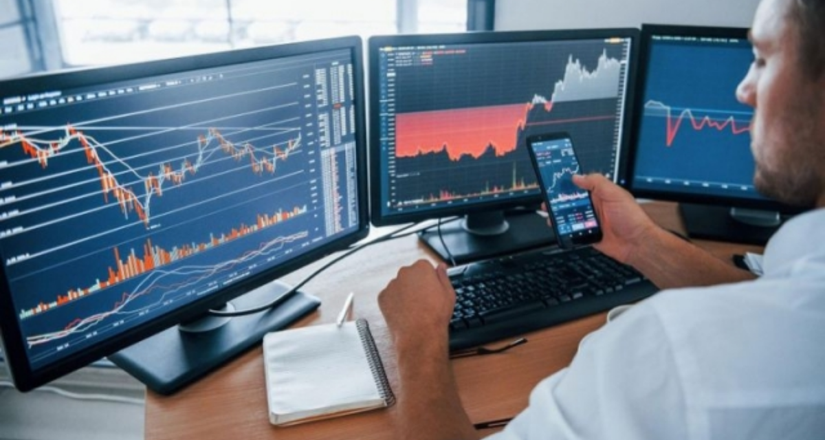 D&ograve;ng vốn ngoại tiếp tục r&uacute;t mạnh, STB v&agrave; VCB bị b&aacute;n r&ograve;ng h&agrave;ng trăm tỷ