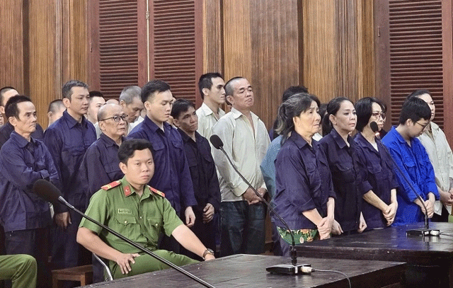 Số tiền cựu Trưởng C&ocirc;ng an phường v&agrave; cấp dưới nhận h&agrave;ng th&aacute;ng để &lsquo;bỏ qua&rsquo; cho tội phạm ma t&uacute;y