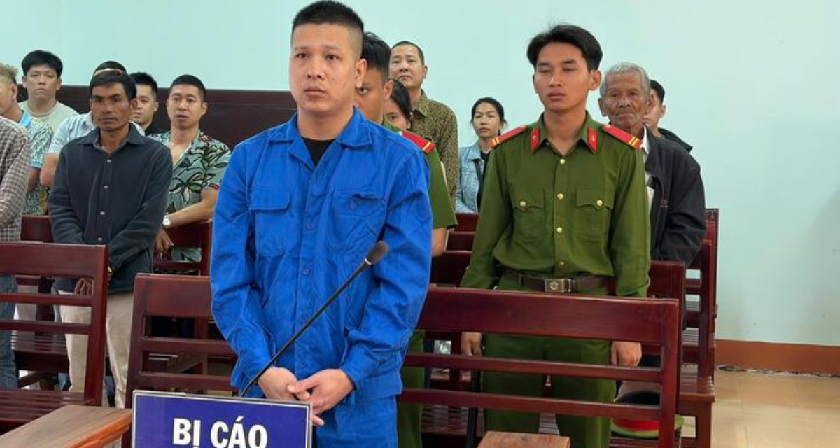 Tuy&ecirc;n phạt kẻ h&agrave;nh hung CSGT điều tiết giao th&ocirc;ng tại Huế trong đợt mưa lũ, qu&aacute; khứ bất hảo 