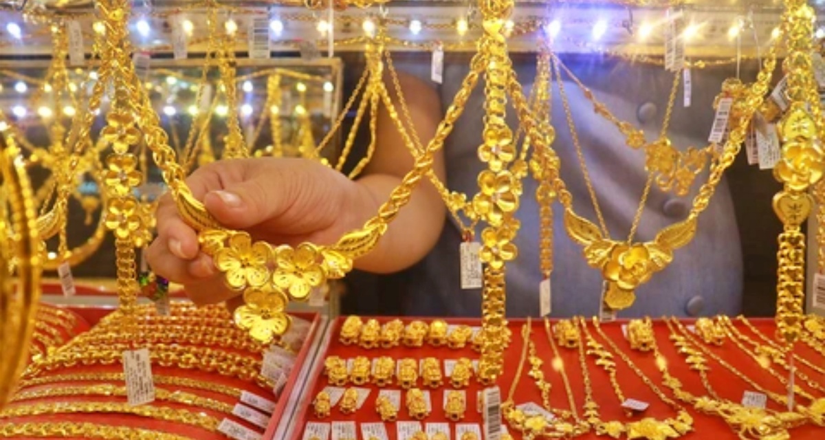 Nguy&ecirc;n nh&acirc;n ch&iacute;nh khiến gi&aacute; v&agrave;ng, bạc đảo chiều: Dữ liệu từ BIS h&eacute; lộ vai tr&ograve; ETF đ&ograve;n bẩy v&agrave; d&ograve;ng tiền nh&agrave; đầu tư