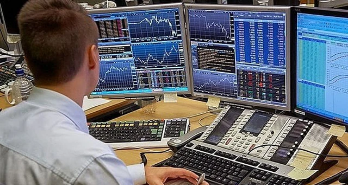 Phi&ecirc;n đ&aacute;o hạn ph&aacute;i sinh: VN-Index chịu sức &eacute;p lớn từ d&ograve;ng vốn ngoại