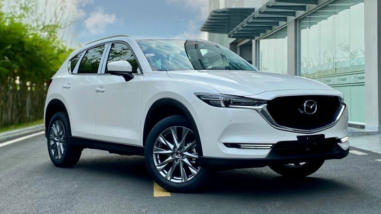 Tin xe trưa 19/3: Gi&aacute; lăn b&aacute;nh Mazda CX-5 giảm mạnh, đ&aacute;nh bại Honda CR-V để thống trị ph&acirc;n kh&uacute;c cỡ C