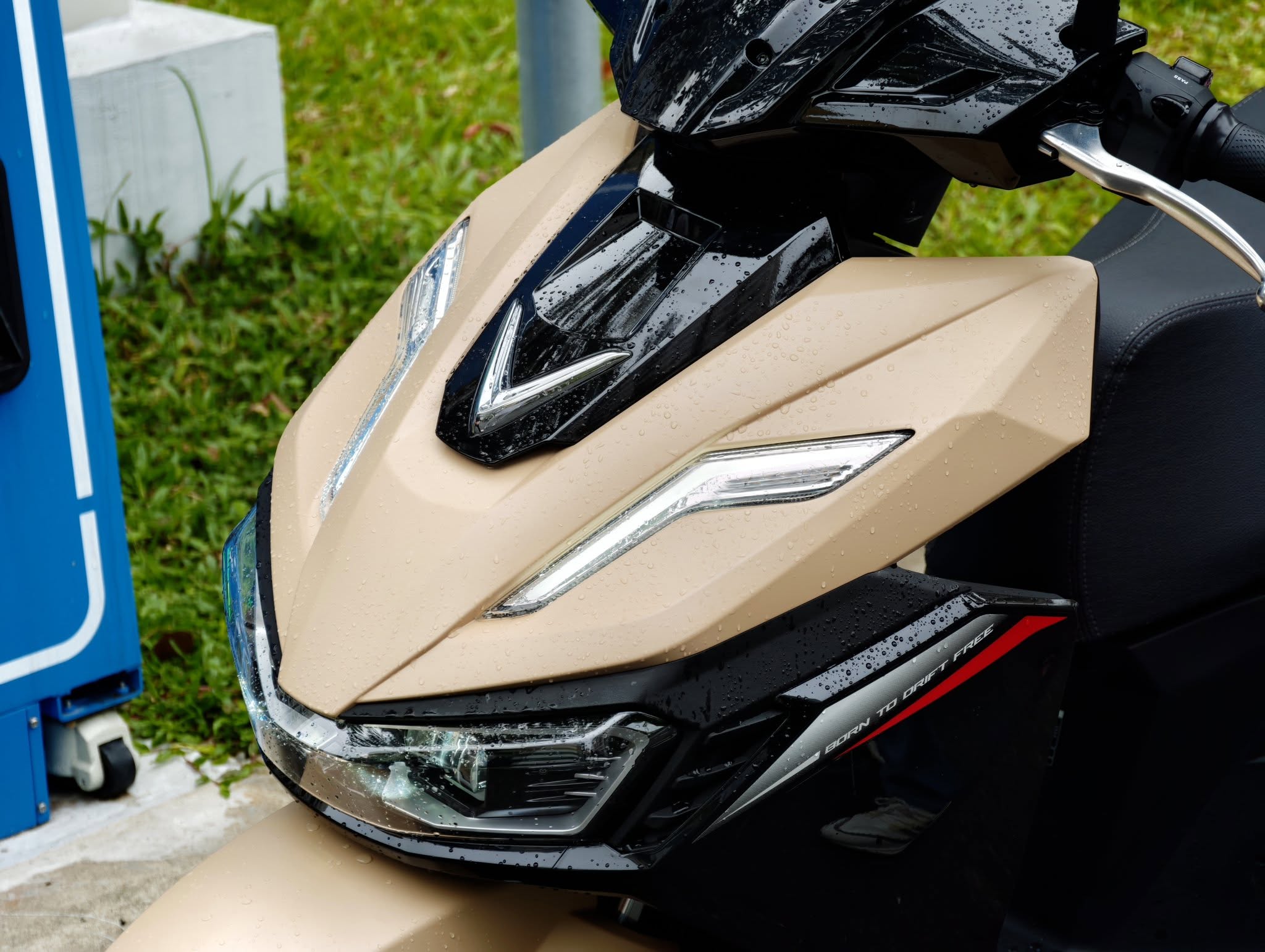 Đ&acirc;y l&agrave; xe m&aacute;y điện &lsquo;quốc d&acirc;n&rsquo; mới nhất của VinFast: Gi&aacute; từ 39,9 triệu đồng, thiết kế ăn đứt Dat Bike