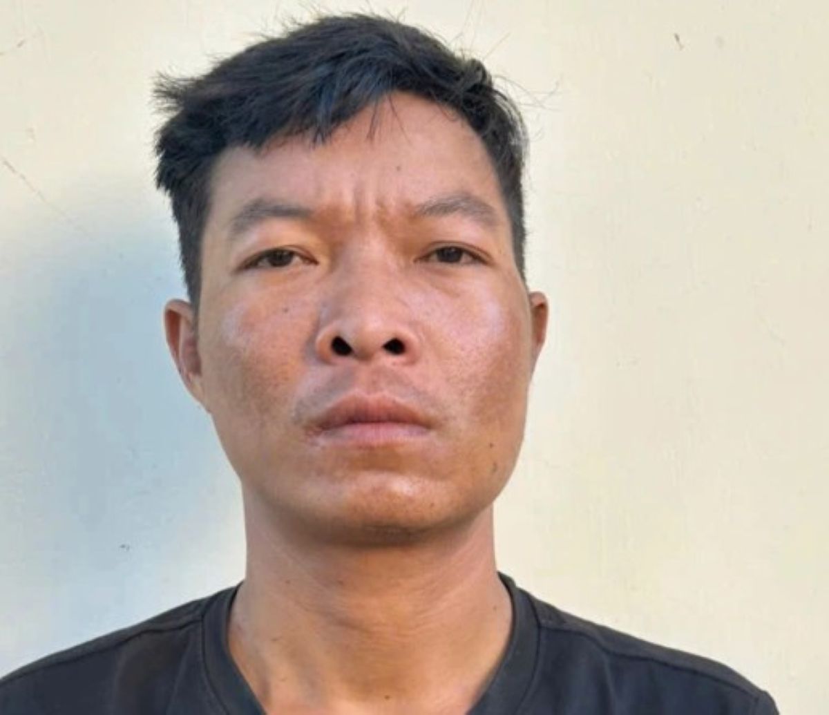 Chỉ v&igrave; m&acirc;u thuẫn gia đ&igrave;nh con đẻ đ&aacute;nh bố ruột g&atilde;y xương sườn, bố ng&atilde; xuống vẫn cố t&igrave;nh l&agrave;m một điều