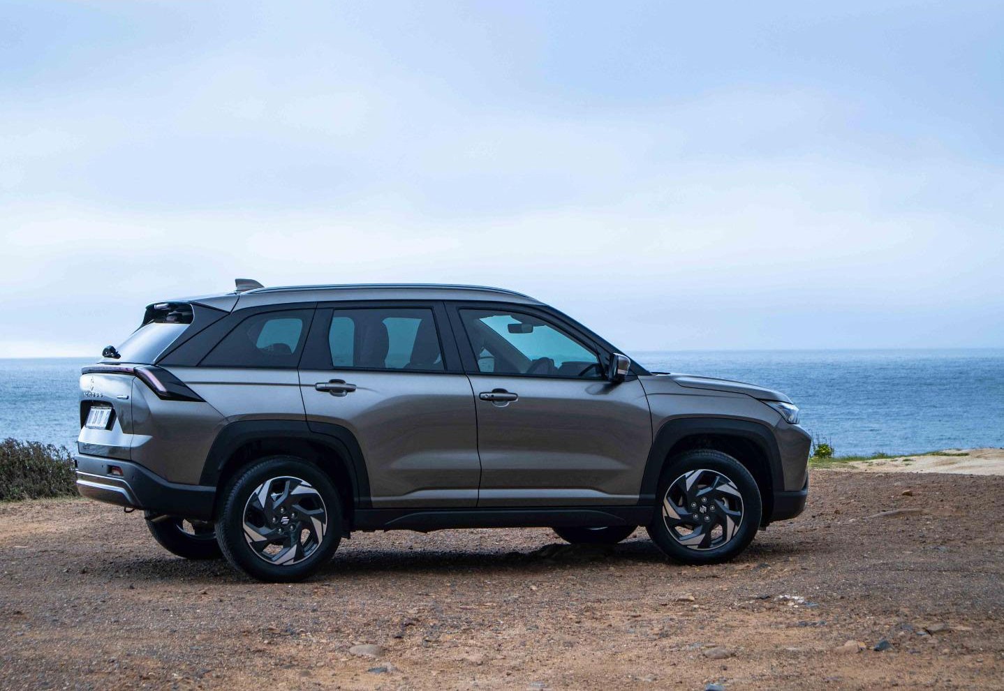 Suzuki ra mắt mẫu SUV hybrid cỡ C mới đẹp &aacute;t v&iacute;a Honda CR-V, gi&aacute; 548 triệu đồng rẻ hơn Mazda CX-5 ảnh 4