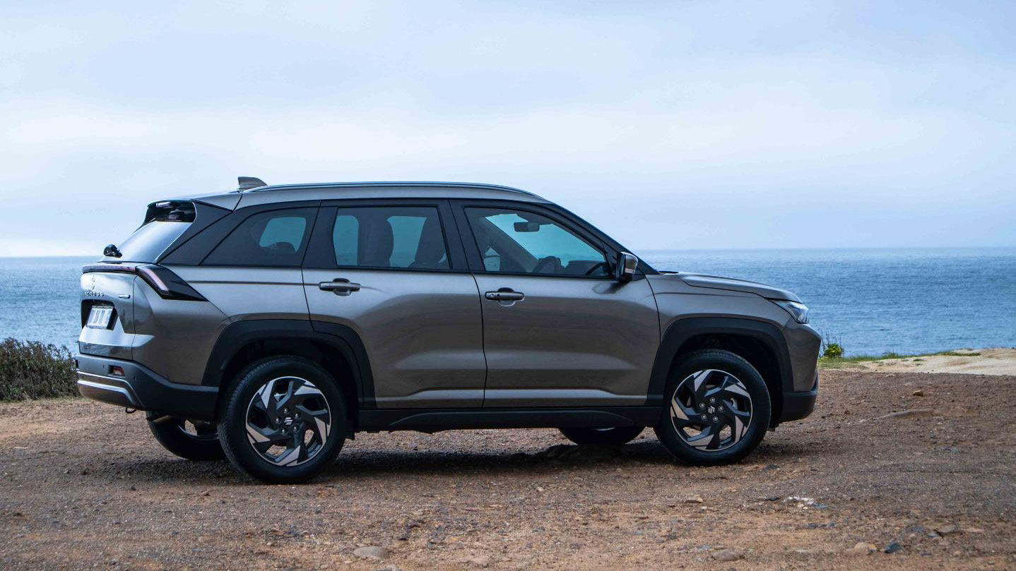 Suzuki ra mắt mẫu SUV hybrid cỡ C mới đẹp &aacute;t v&iacute;a Honda CR-V, gi&aacute; 548 triệu đồng rẻ hơn Mazda CX-5