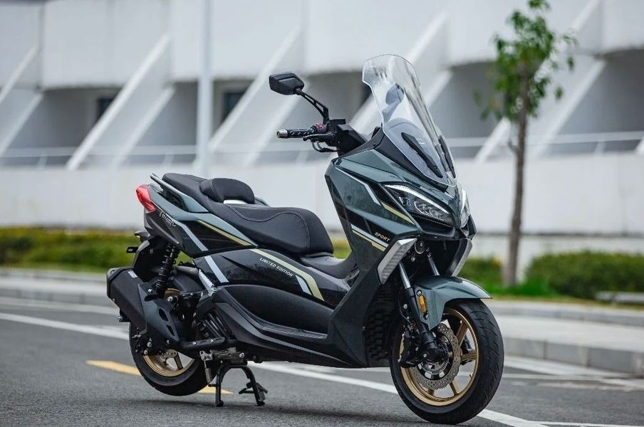 &lsquo;Vua xe ga&rsquo; 250cc mới tr&igrave;nh l&agrave;ng với gi&aacute; 53 triệu đồng ngang Honda Air Blade, c&oacute; ABS v&agrave; TCS như SH ảnh 5