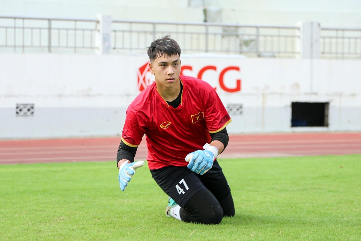 Sao Việt kiều được bổ sung cấp tốc l&ecirc;n U19 Việt Nam: Ph&aacute;t triển ở T&acirc;y Ban Nha, cạnh tranh với Nhật Ka