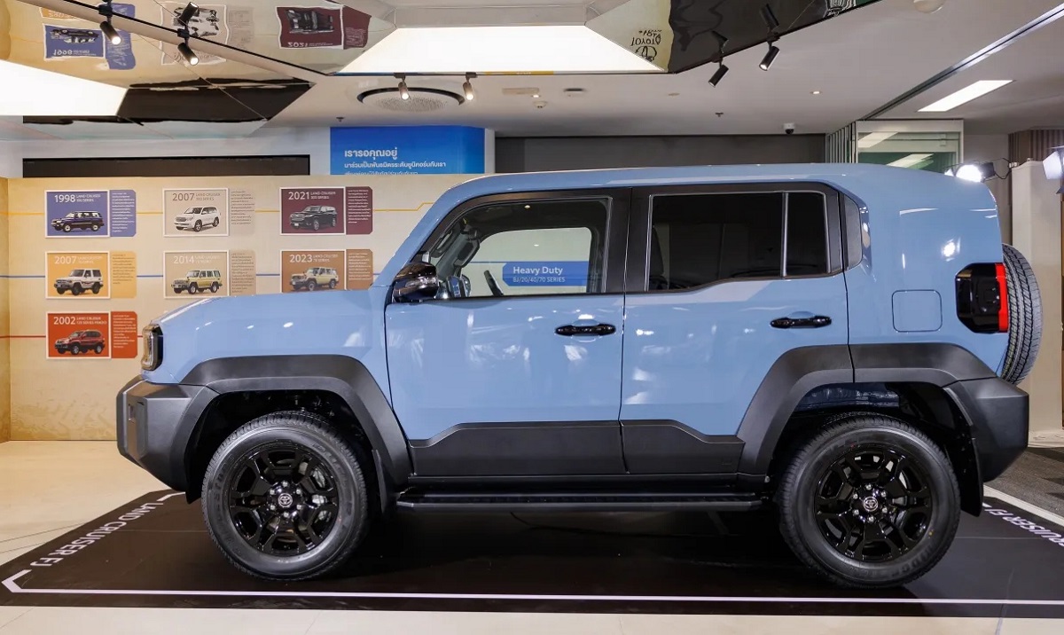 Toyota ch&iacute;nh thức ra mắt mẫu SUV địa h&igrave;nh đẹp long lanh gi&aacute; 888 triệu đồng, chất hơn cả Ford Everst