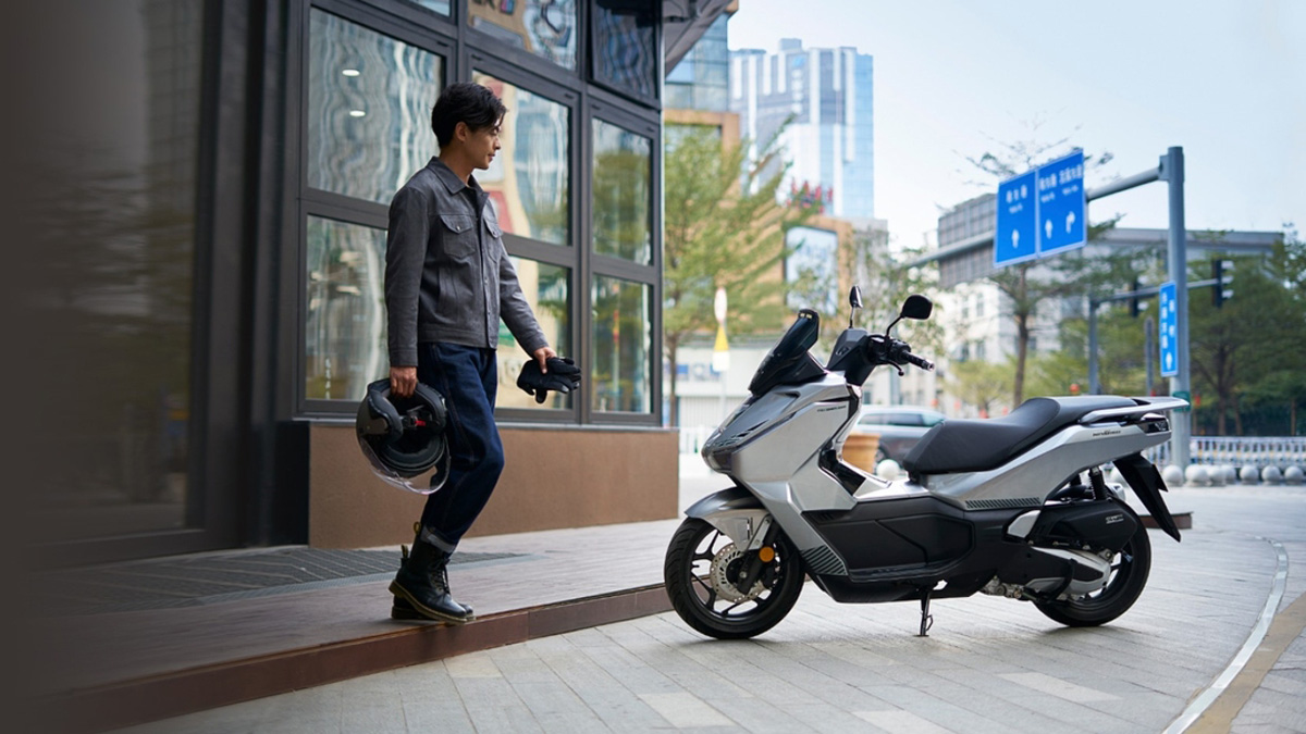 Honda ra mắt &lsquo;vua xe ga&rsquo; 150cc mới thay thế Air Blade: C&oacute; ABS v&agrave; TCS như SH, gi&aacute; chỉ 59 triệu đồng