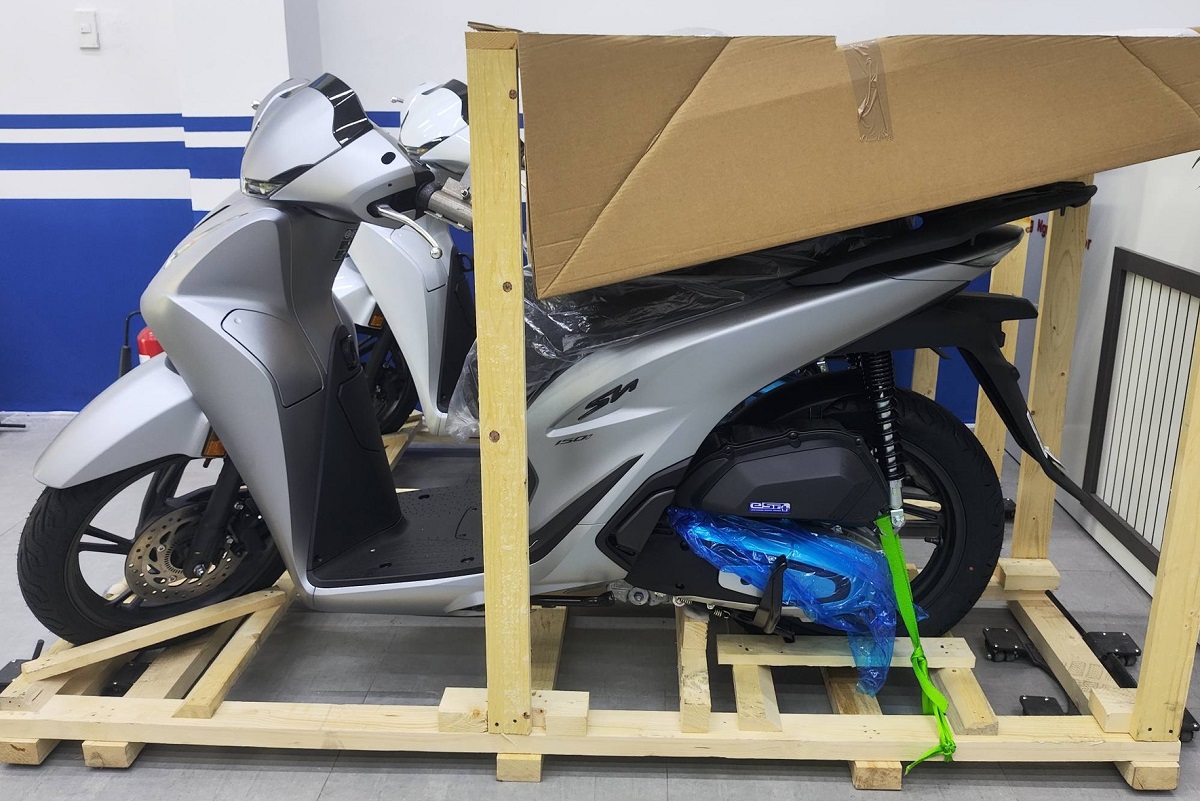 Tin xe cuối tuần: Honda SH 150i phi&ecirc;n bản 2026 cập bến đại l&yacute; Việt, m&agrave;u đẹp hơn hẳn SH 160i, gi&aacute; mềm