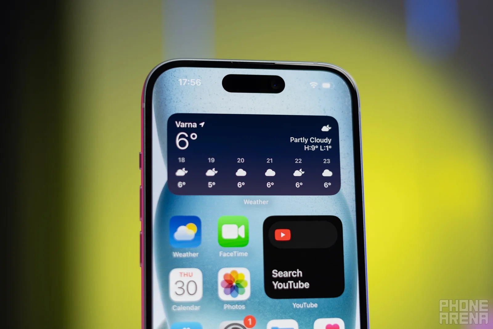 Đ&acirc;y l&agrave; iPhone m&agrave;n dynamic island rẻ nhất Việt Nam, bốc bừa 1 t&iacute;nh năng cũng ăn đứt iPhone 17e 