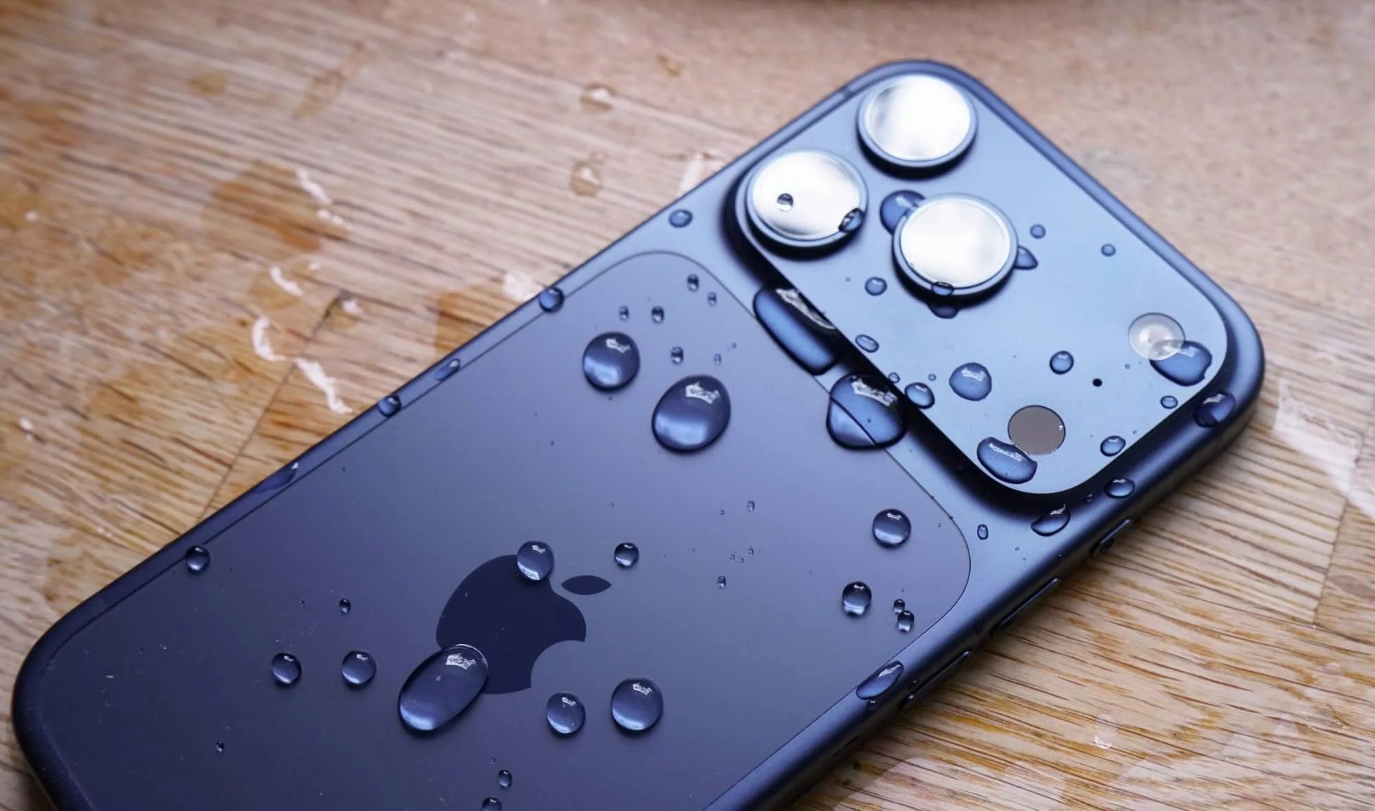 Nhỉnh 28 triệu đồng chốt hạ ngay iPhone 17 Pro \'like new\', ch&iacute;nh h&atilde;ng, tiết kiệm hơn 6 triệu đồng