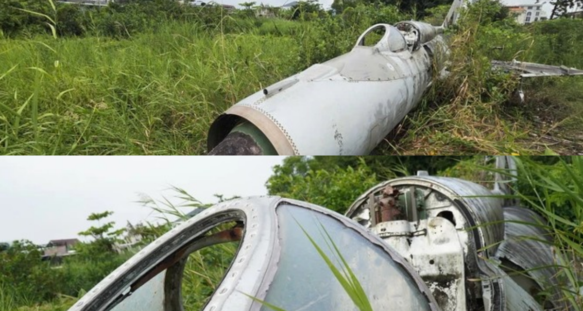 Chiếc m&aacute;y bay MiG-21 bị \'bỏ qu&ecirc;n\' hơn 40 năm ở khu d&acirc;n cư C&agrave; Mau, sự thật khiến nhiều người bất ngờ