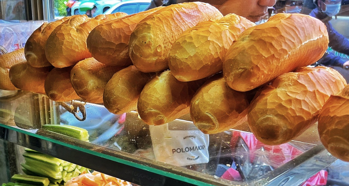 Quảng Ng&atilde;i: Nghi ngộ độc b&aacute;nh m&igrave; xe đẩy, 17 người nhập viện