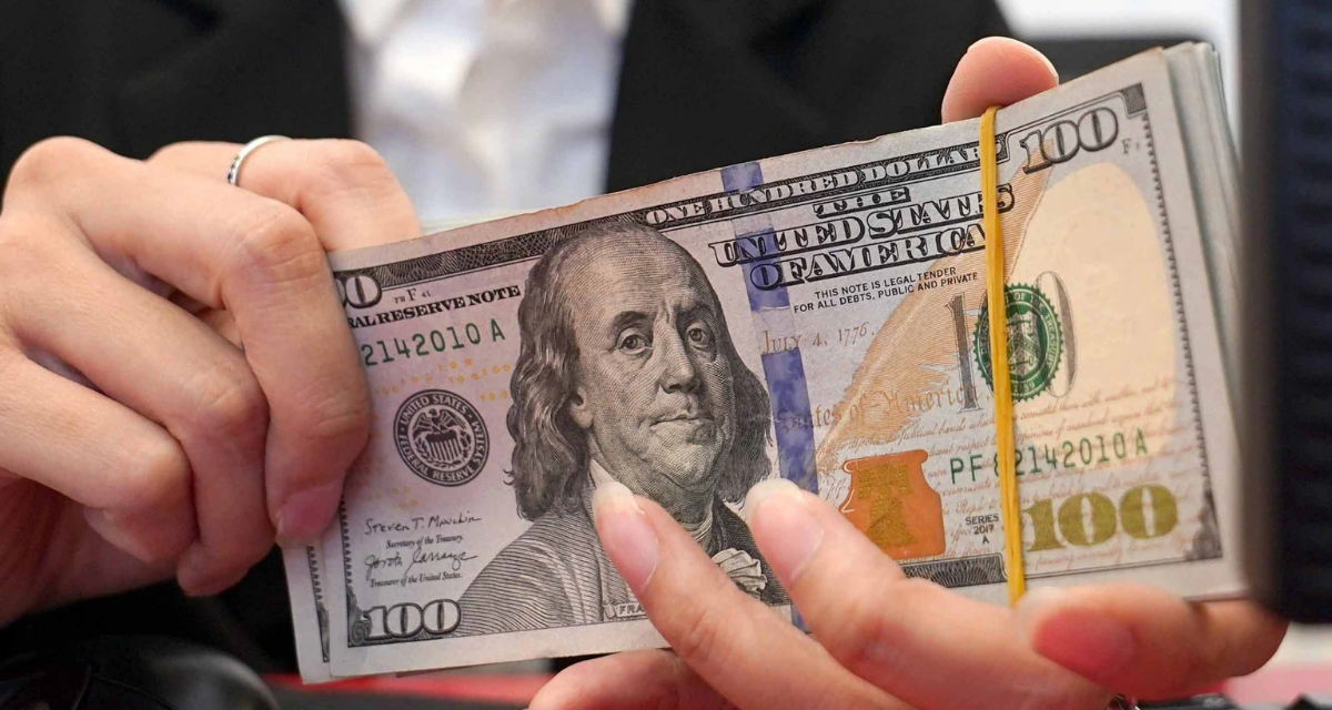 Gi&aacute; USD h&ocirc;m nay 24/3: USD chợ đen &lsquo;nhảy vọt&rsquo;, bỏ xa gi&aacute; ng&acirc;n h&agrave;ng