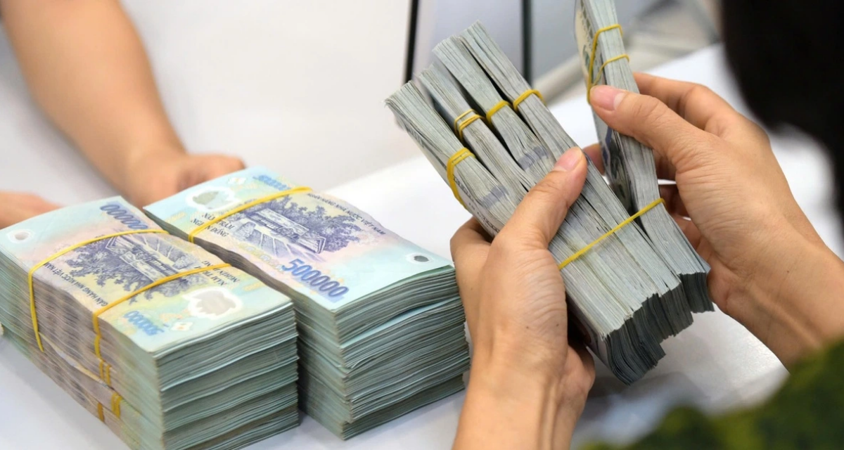 OMO tăng mạnh nhưng NHNN vẫn h&uacute;t r&ograve;ng gần 26.000 tỷ, l&atilde;i suất li&ecirc;n ng&acirc;n h&agrave;ng leo thang