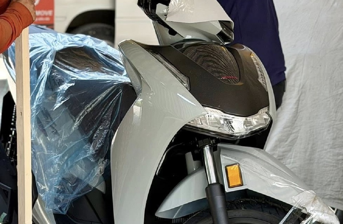 Honda SH 2026 phi&ecirc;n bản mới đẹp v&agrave; xịn nhất về đại l&yacute; Việt: Đẳng cấp hơn SH 125i v&agrave; SH 160i, gi&aacute; mềm