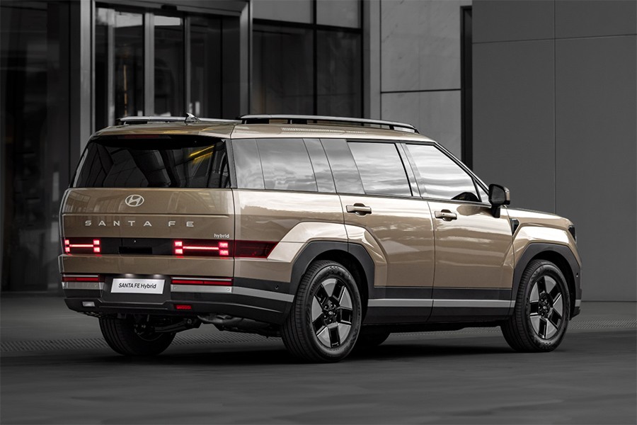 Hyundai Santa Fe 2026 mới ch&iacute;nh thức ra mắt: Thiết kế ấn tượng, trang bị đe nẹt Ford Everest, gi&aacute; rẻ ảnh 7