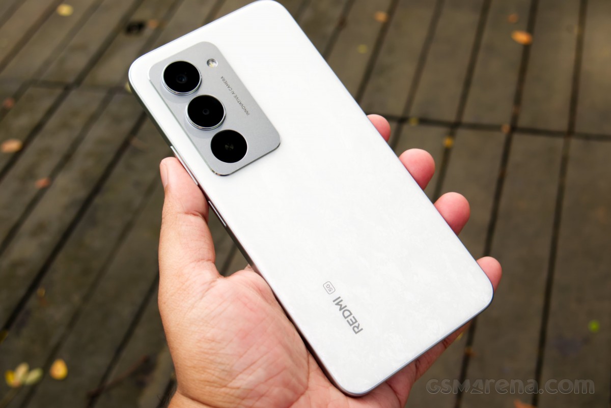 Gi&aacute; Redmi 15 cuối th&aacute;ng 3: Si&ecirc;u rẻ cho m&agrave;n lớn, pin khủng, th&iacute;ch hợp thời b&atilde;o gi&aacute;, xăng tăng