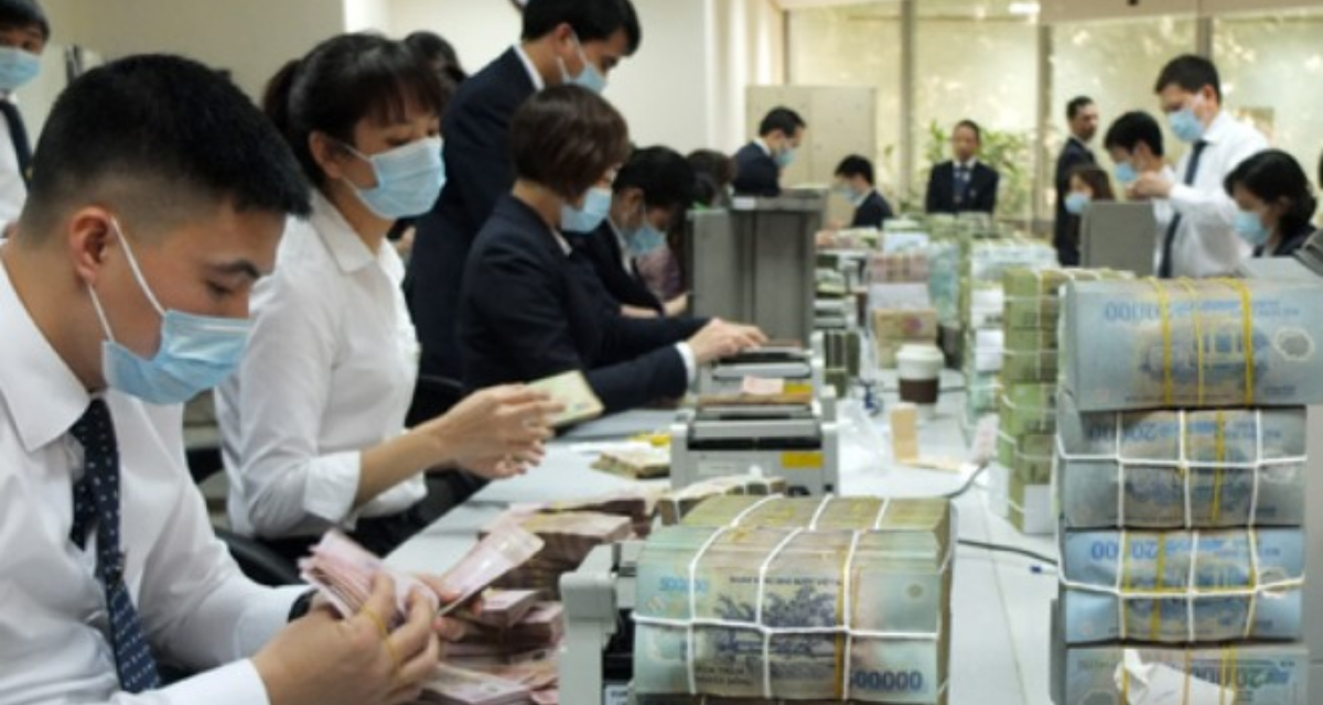 L&atilde;i suất li&ecirc;n ng&acirc;n h&agrave;ng vọt l&ecirc;n 8%, Ng&acirc;n h&agrave;ng Nh&agrave; nước v&agrave;o cuộc