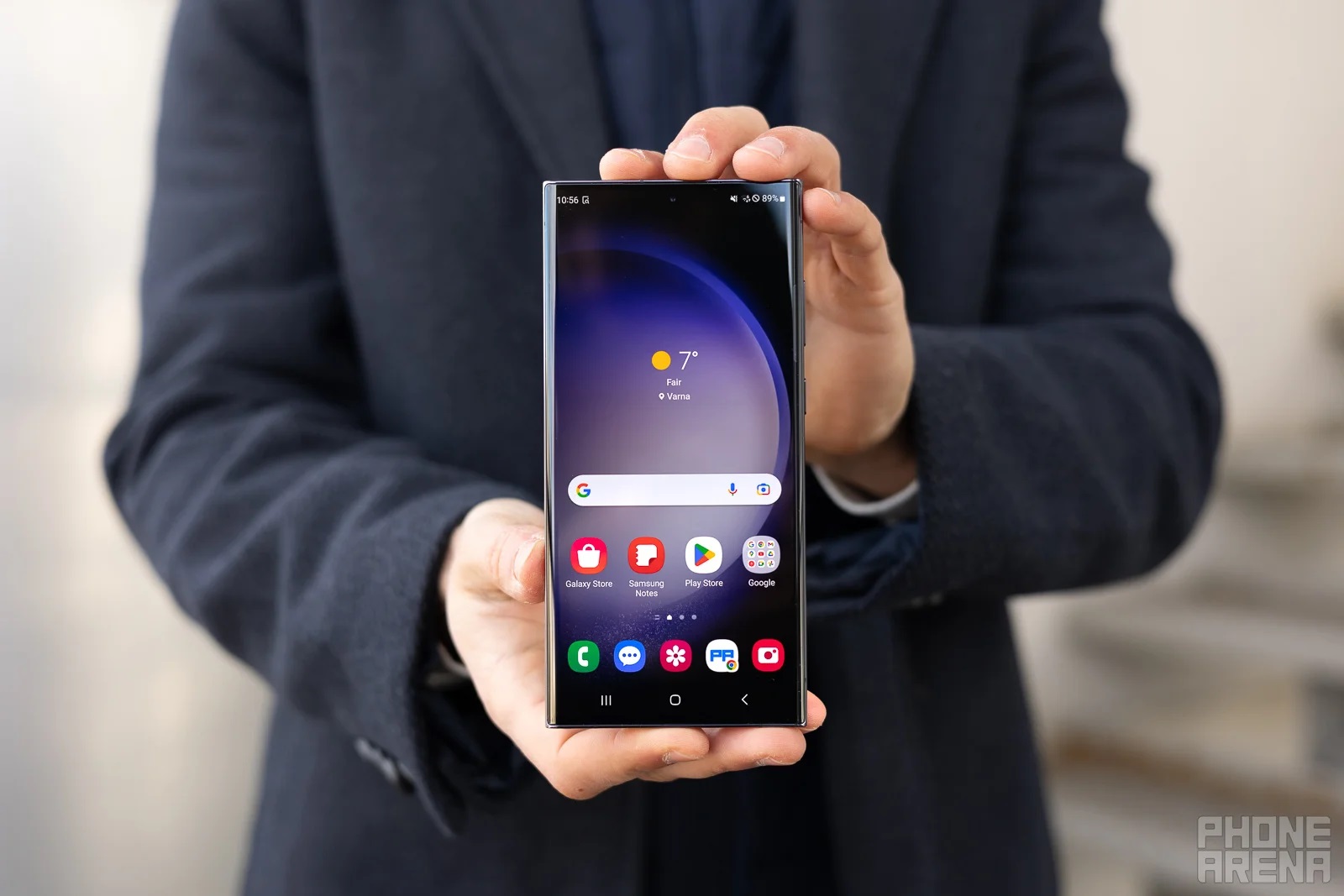 Đ&acirc;y l&agrave; chiếc Galaxy S cuối c&ugrave;ng c&oacute; m&agrave;n cong đ&atilde; mắt, gi&aacute; 13 triệu, chụp xa ăn đứt iPhone 17 Pro Max