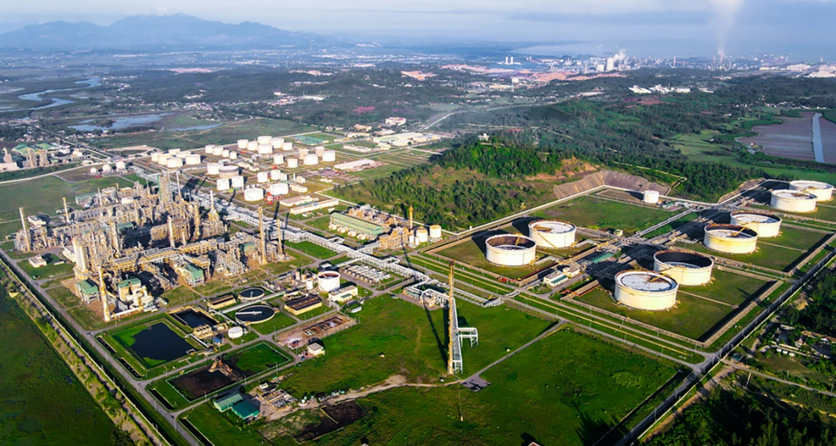 Gi&aacute;n đoạn tại eo biển Hormuz: Một nh&agrave; m&aacute;y lọc dầu Việt Nam c&oacute; thể thu về hơn 16.000 tỷ đồng