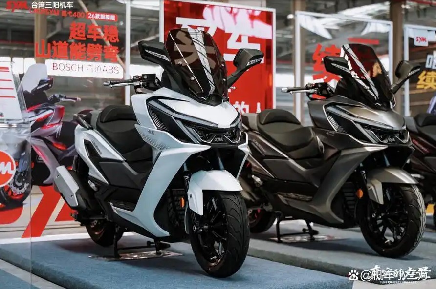 &lsquo;Vua xe ga&rsquo; mới ch&iacute;nh thức ra mắt: Trang bị phanh ABS k&ecirc;nh đ&ocirc;i v&agrave; TCS xịn như Honda SH m&agrave; gi&aacute; rẻ hơn ảnh 6