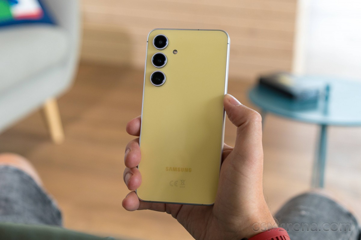 Đ&acirc;y l&agrave; chiếc Galaxy S gi&aacute; trừ 10 triệu, rẻ hơn cả Galaxy A57 mới, AI ăn đứt iPhone 17 Pro Max