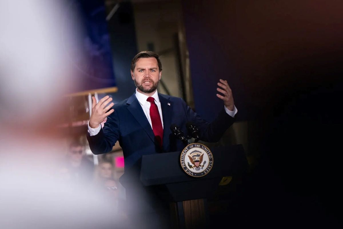 Mỹ n&oacute;i xung đột Iran sắp hạ nhiệt, h&eacute; lộ thời điểm gi&aacute; xăng dầu giảm mạnh