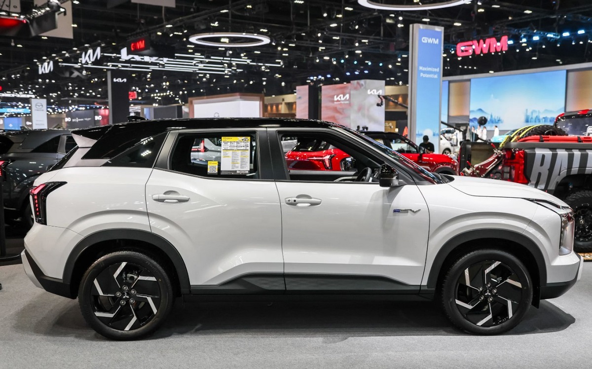 Qu&ecirc;n Honda HR-V đi, d&acirc;n t&igrave;nh &lsquo;ph&aacute;t sốt&rsquo; với mẫu SUV cỡ B si&ecirc;u đẹp của Mitsubishi, gi&aacute; 628 triệu đồng