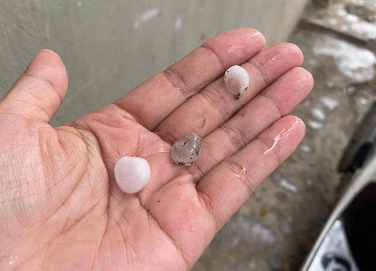 Mưa đ&aacute; dội xuống H&agrave; Nội v&agrave; miền Bắc: &lsquo;Thủ phạm&rsquo; n&agrave;o g&acirc;y ra hiện tượng nguy hiểm n&agrave;y?