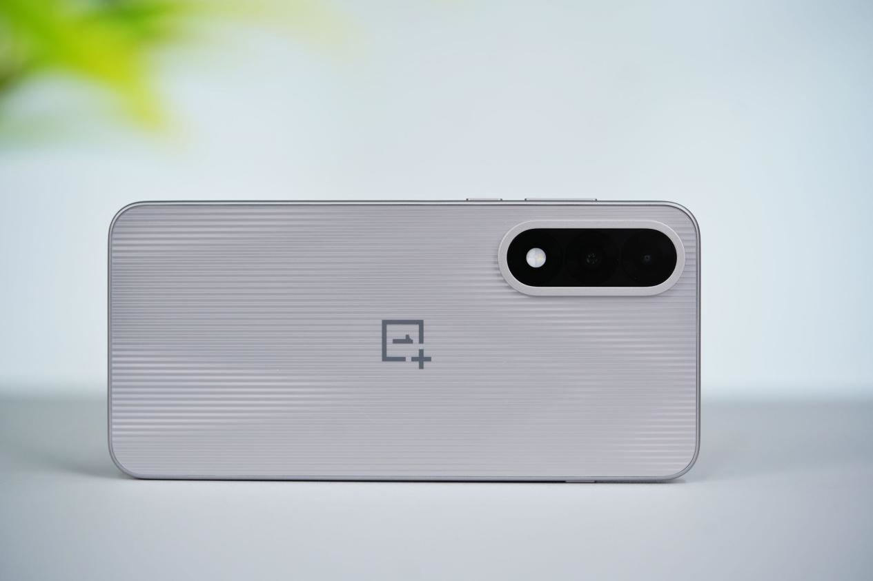 OnePlus Ace 6 Ultra lộ diện với pin 8500 mAh, m&agrave;n 165HZ, Galaxy S26 Ultra cũng phải tr&aacute;nh sang b&ecirc;n