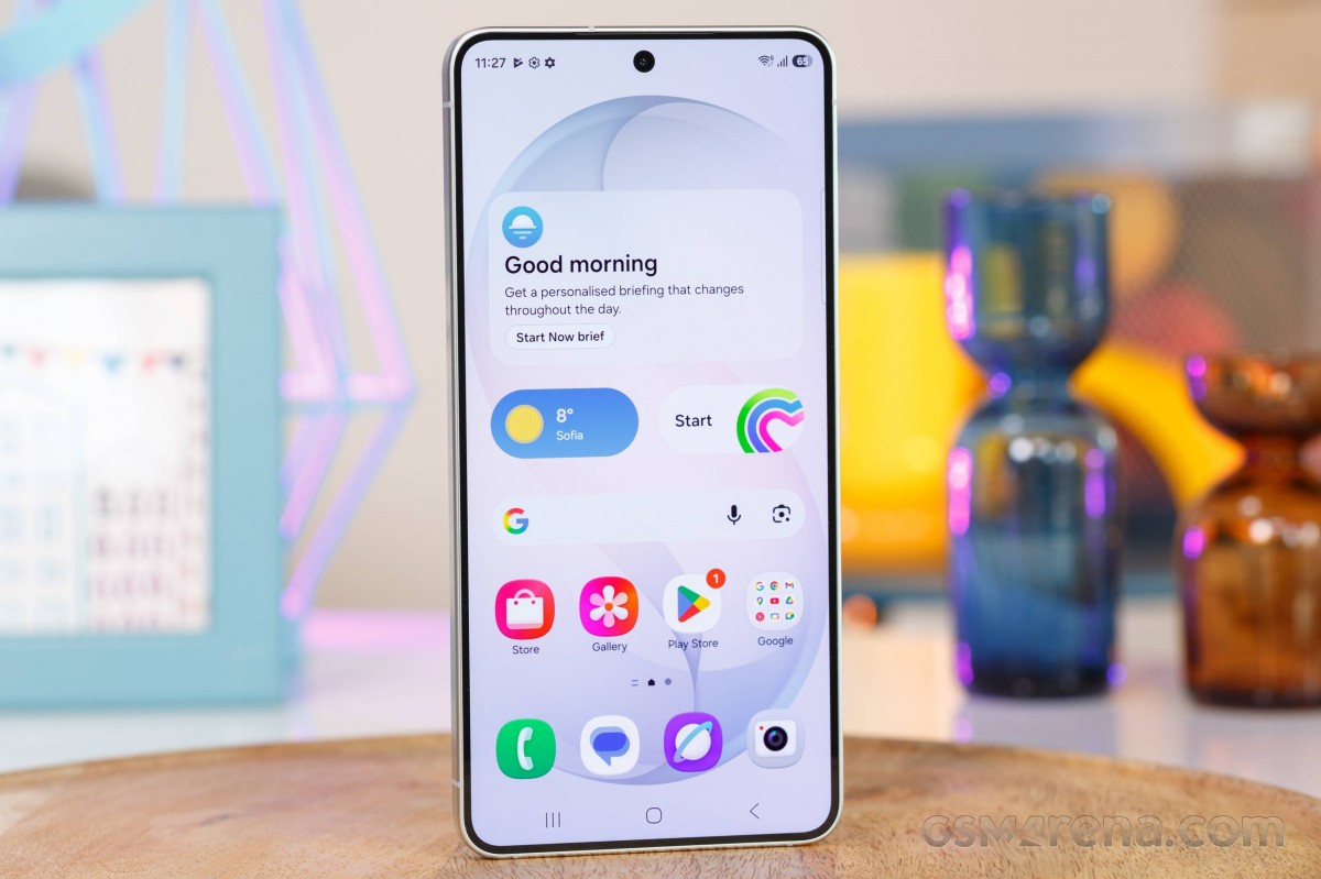 Gi&aacute; Galaxy S26 cực rẻ cuối th&aacute;ng 3, AI xịn s&ograve; chẳng k&eacute;m bản Ultra &lsquo;hất văng&rsquo; iPhone 17 khỏi đường đua