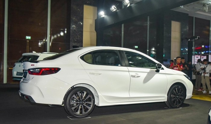 Tin xe trưa 31/3: Ra mắt &lsquo;vua xe ga&rsquo; mới gi&aacute; 53 triệu đồng ngang Honda Air Blade m&agrave; trang bị như SH ảnh 2