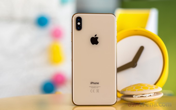 iPhone Xs Max rẻ như rau sau gần 10 năm mở b&aacute;n, d&ugrave;ng l&agrave;m m&aacute;y phụ cực ổn, camera 2x ngang iPhone 17