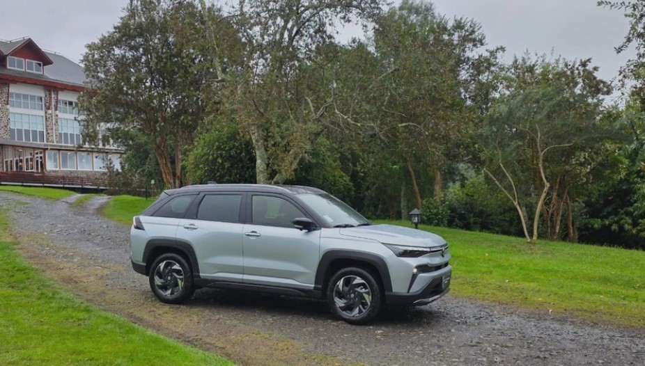 Suzuki ch&iacute;nh thức ra mắt SUV cỡ B &lsquo;chủ lực&rsquo; mới gi&aacute; 456 triệu đồng, hạ gục Mitsubishi Xforce ảnh 3