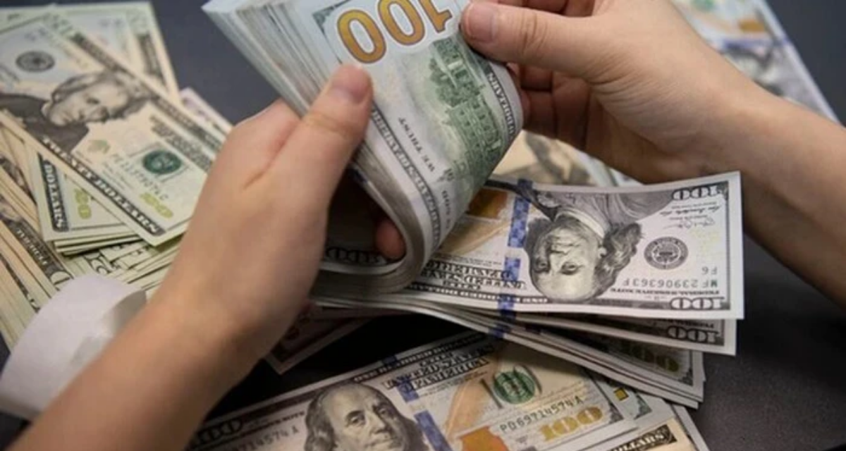 Tỷ gi&aacute; USD h&ocirc;m nay: Vietcombank, BIDV tăng nhẹ, USD chợ đen \'lao dốc\' gần 200 đồng